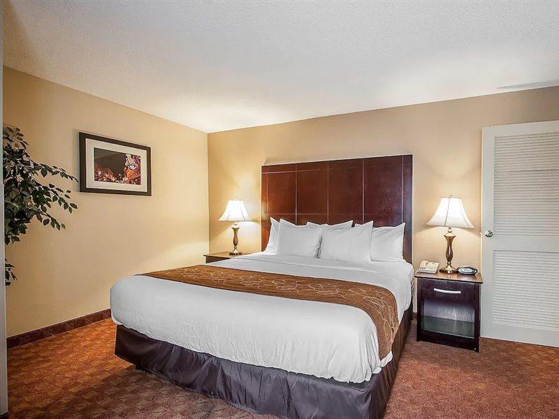 La Quinta Inn & Suites By Wyndham Memphis I-240 Екстериор снимка
