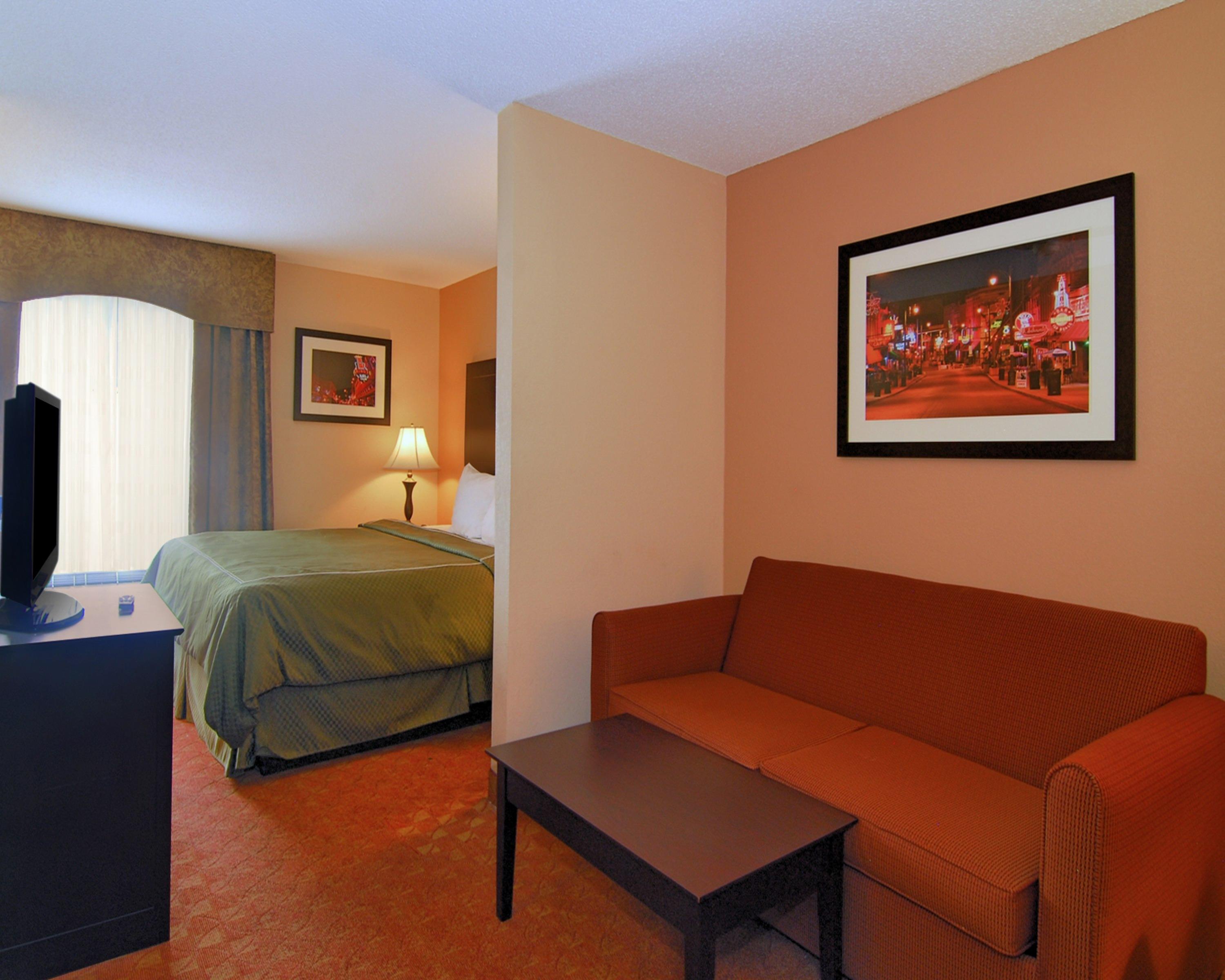 La Quinta Inn & Suites By Wyndham Memphis I-240 Екстериор снимка