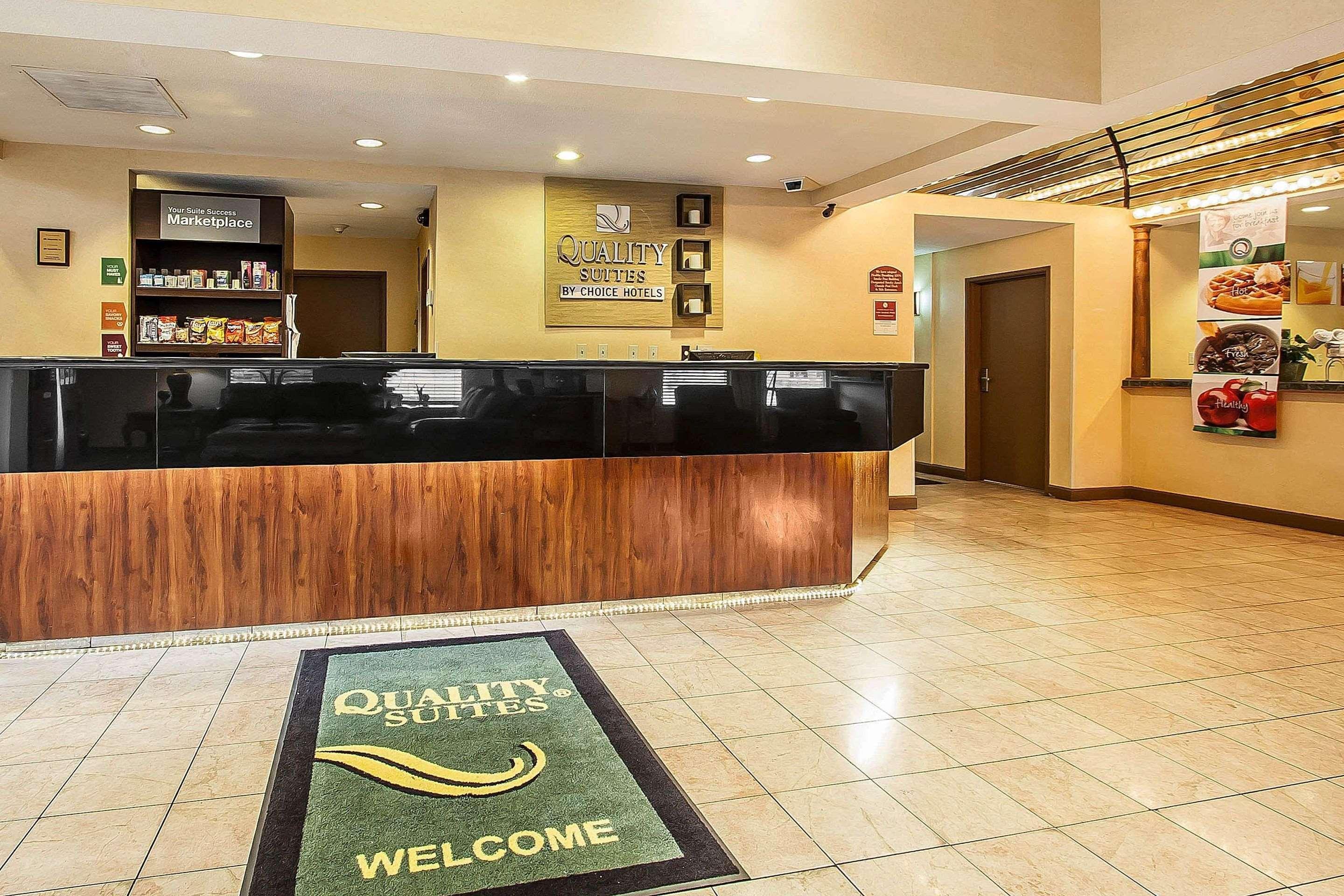 La Quinta Inn & Suites By Wyndham Memphis I-240 Екстериор снимка