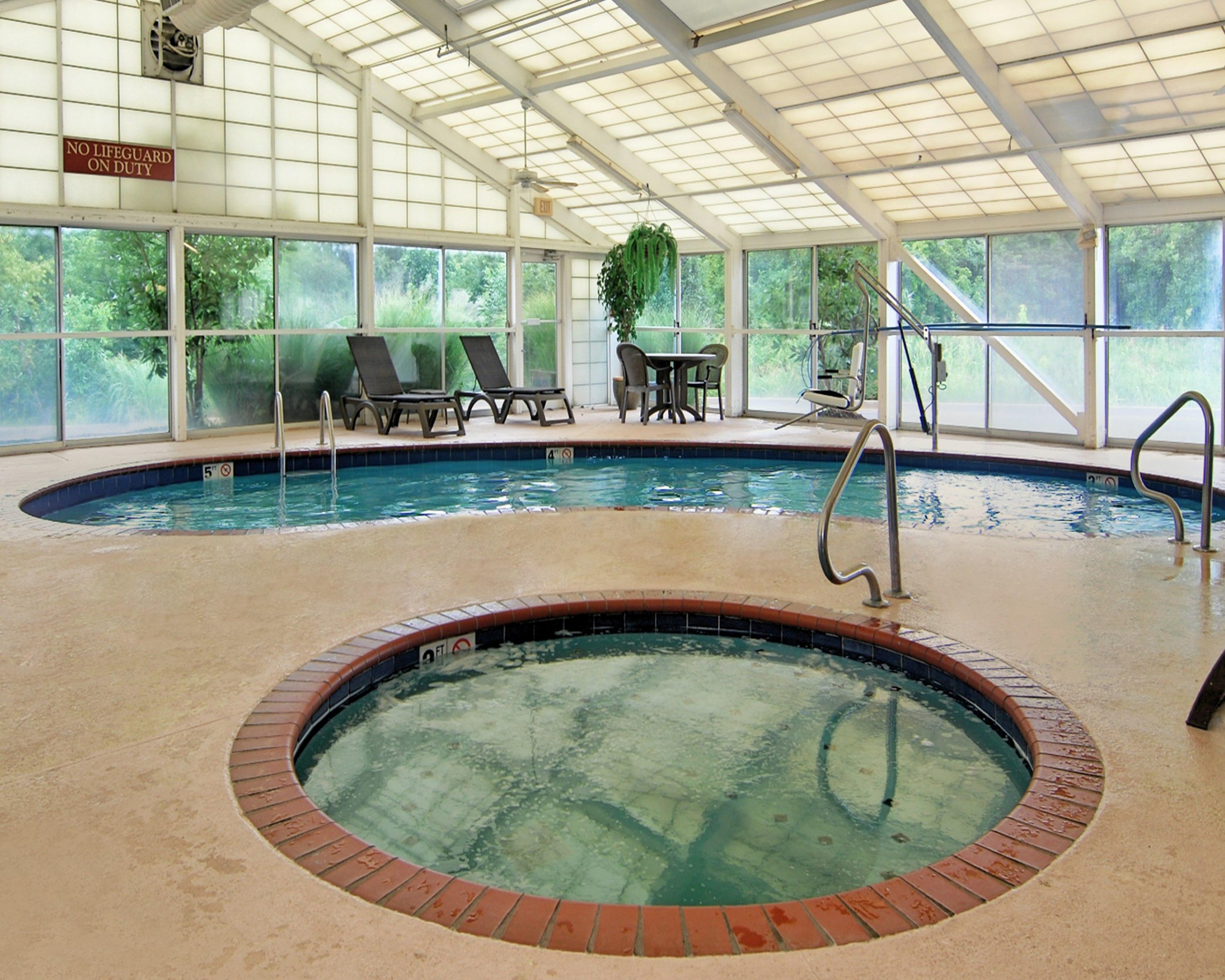 La Quinta Inn & Suites By Wyndham Memphis I-240 Екстериор снимка