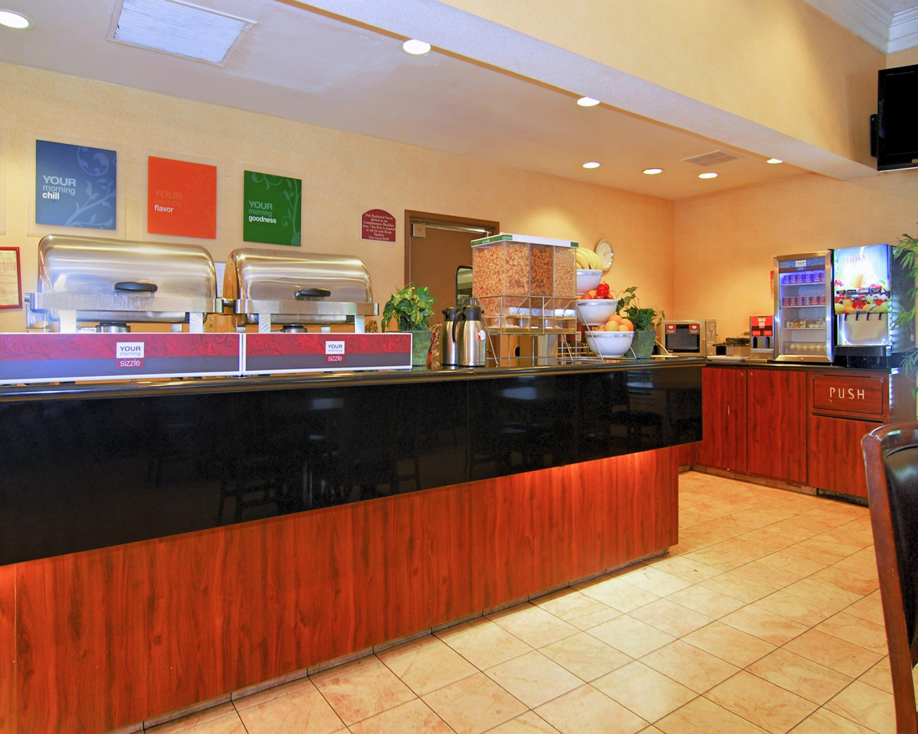 La Quinta Inn & Suites By Wyndham Memphis I-240 Екстериор снимка