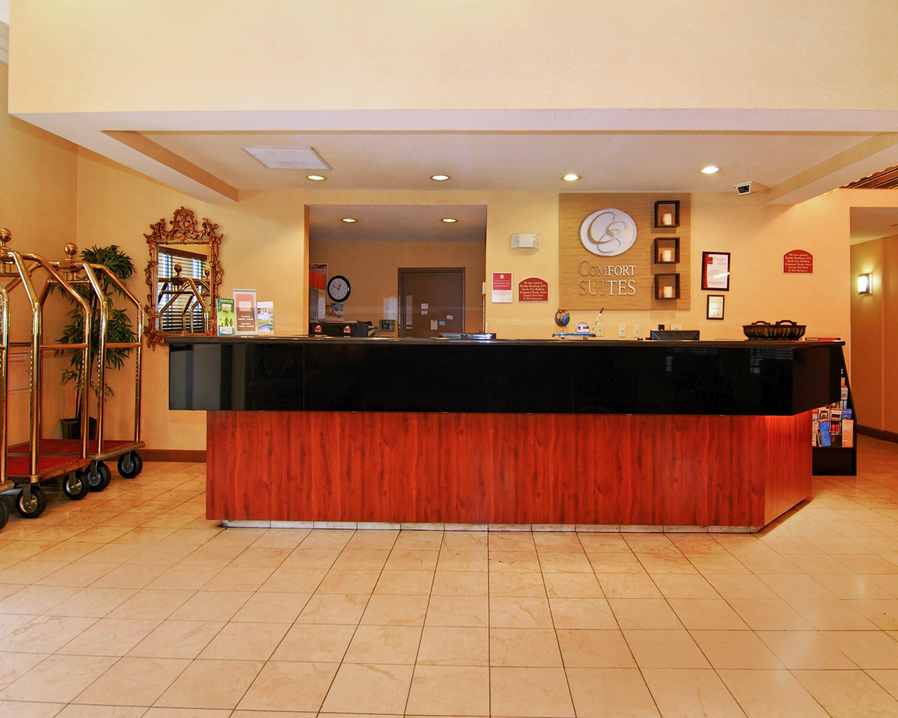 La Quinta Inn & Suites By Wyndham Memphis I-240 Екстериор снимка