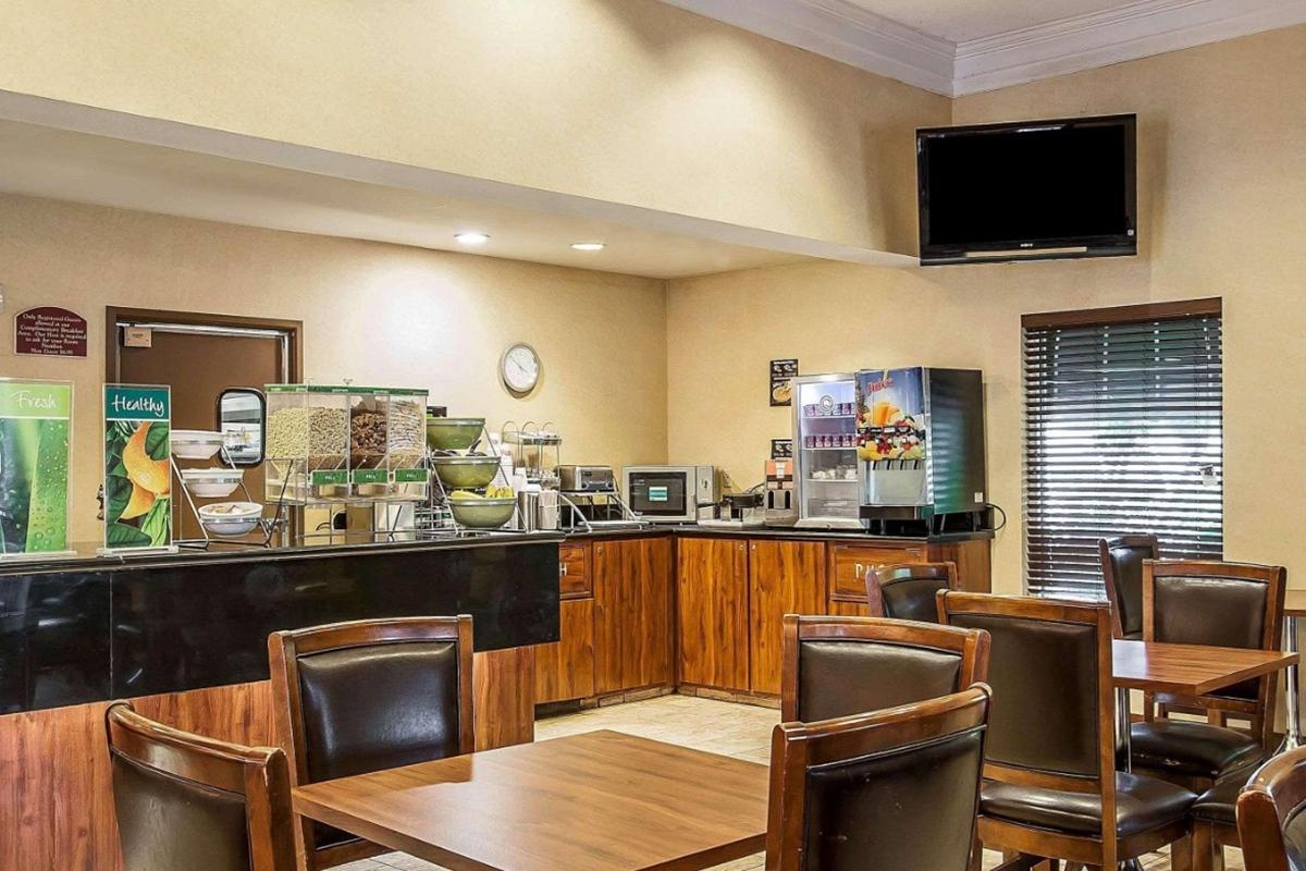 La Quinta Inn & Suites By Wyndham Memphis I-240 Екстериор снимка
