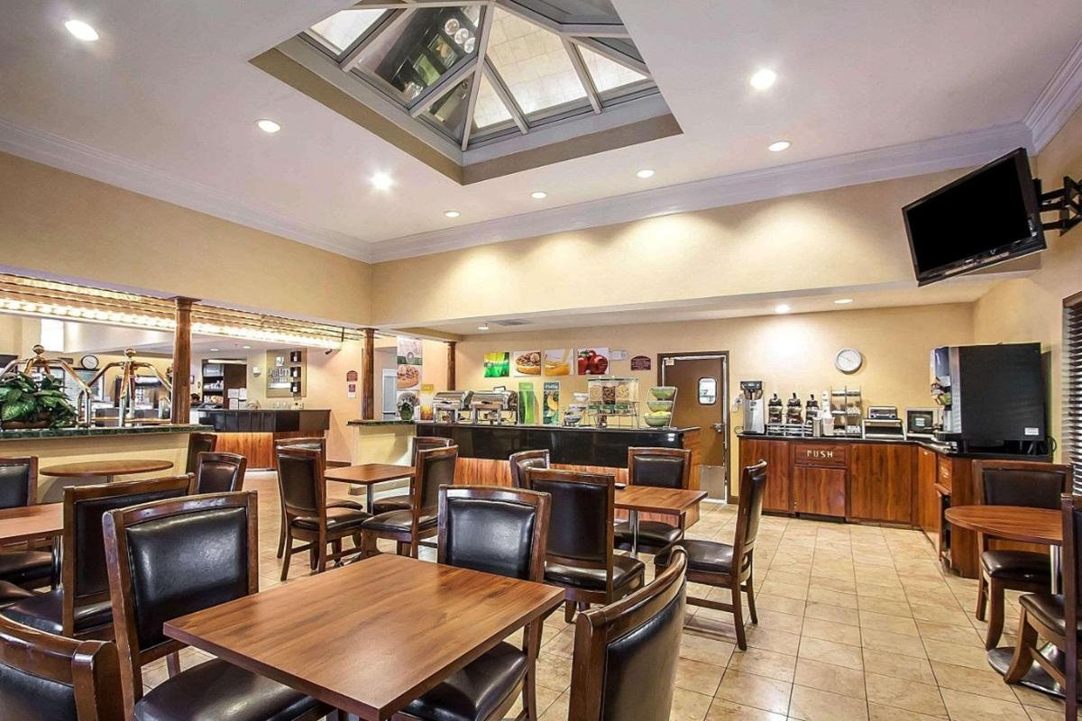 La Quinta Inn & Suites By Wyndham Memphis I-240 Екстериор снимка