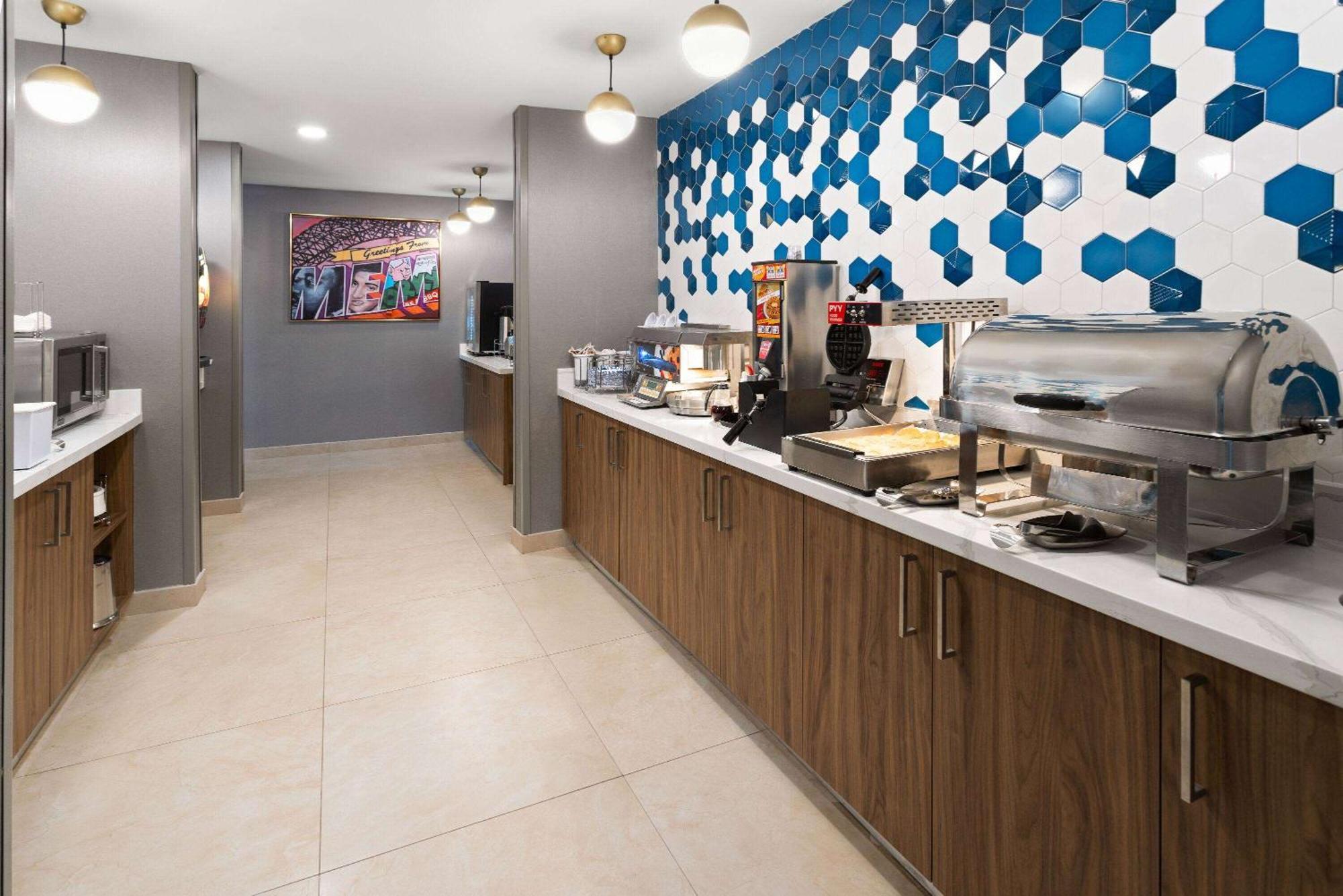 La Quinta Inn & Suites By Wyndham Memphis I-240 Екстериор снимка