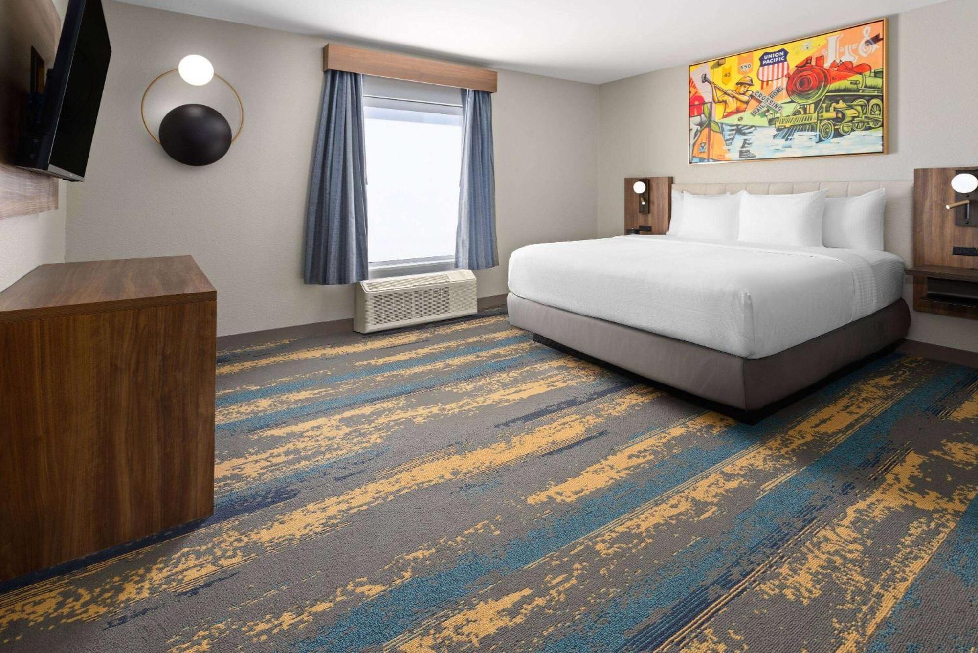 La Quinta Inn & Suites By Wyndham Memphis I-240 Екстериор снимка