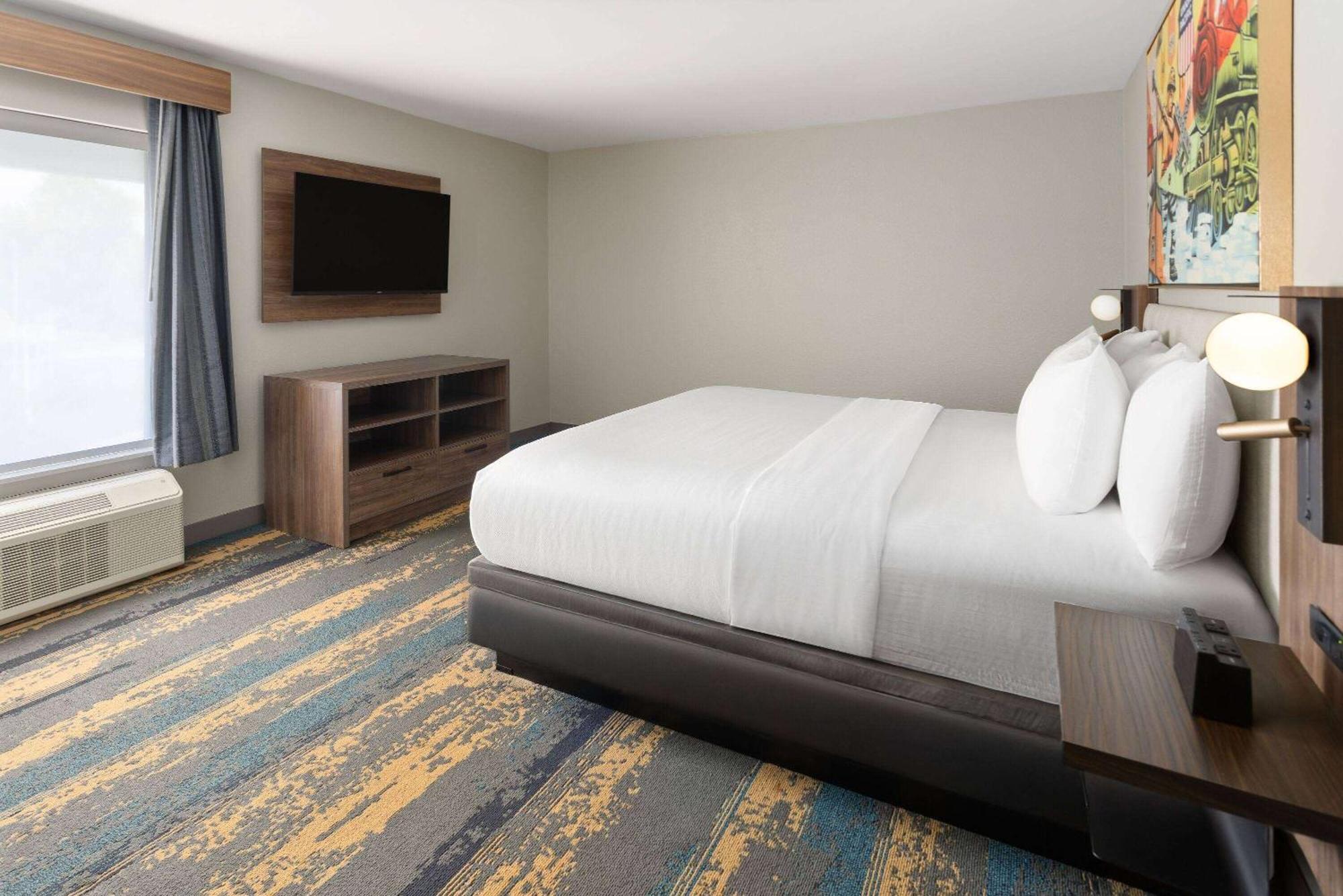 La Quinta Inn & Suites By Wyndham Memphis I-240 Екстериор снимка