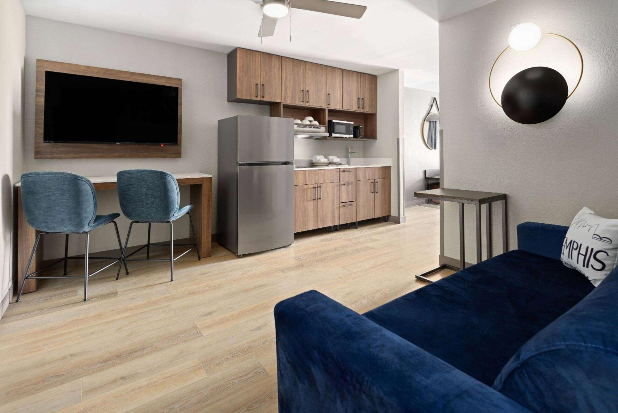La Quinta Inn & Suites By Wyndham Memphis I-240 Екстериор снимка