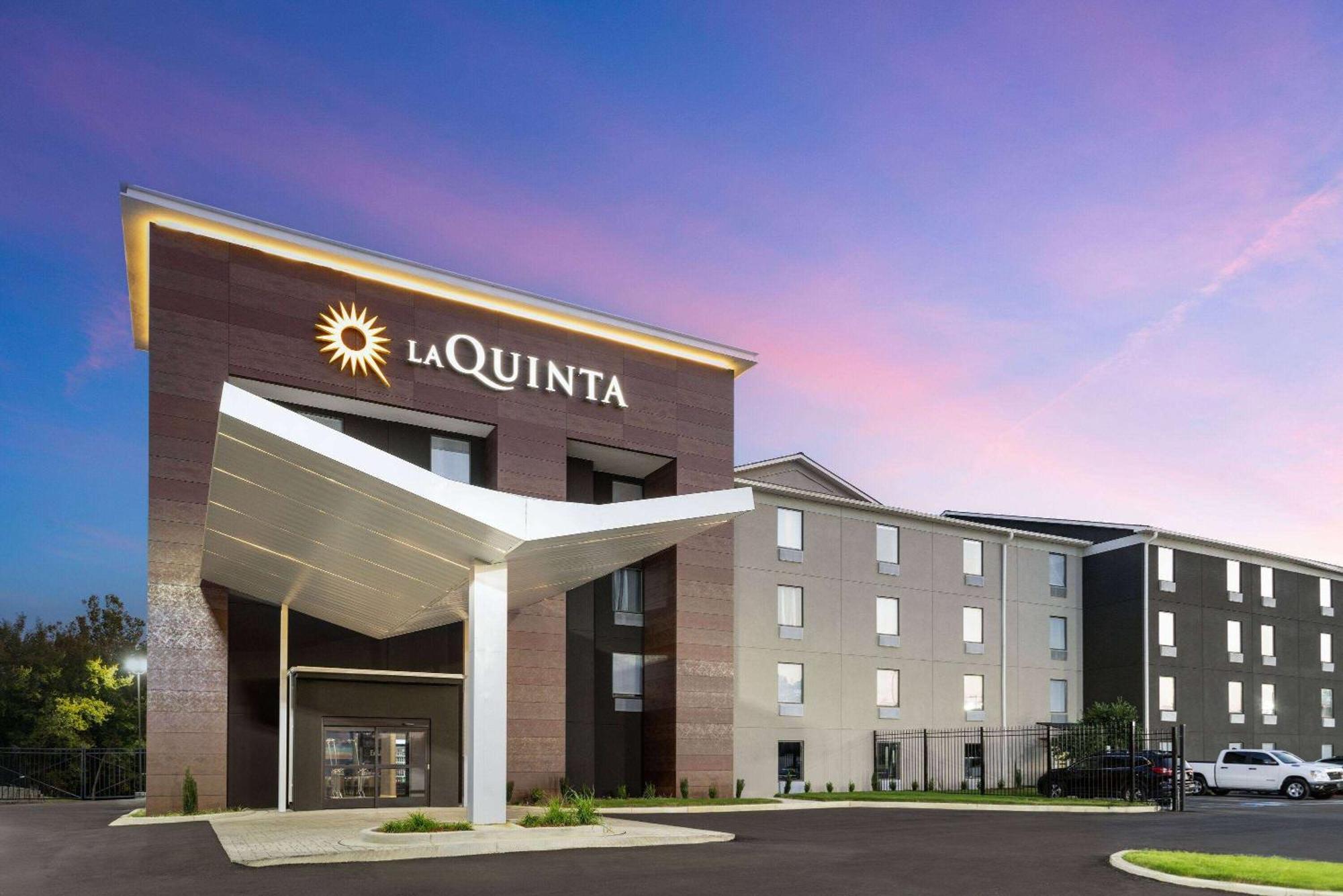 La Quinta Inn & Suites By Wyndham Memphis I-240 Екстериор снимка